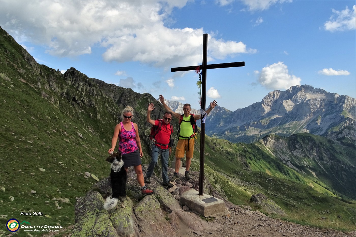 95 Alla croce del Passo di Mezzeno (2144 m).JPG